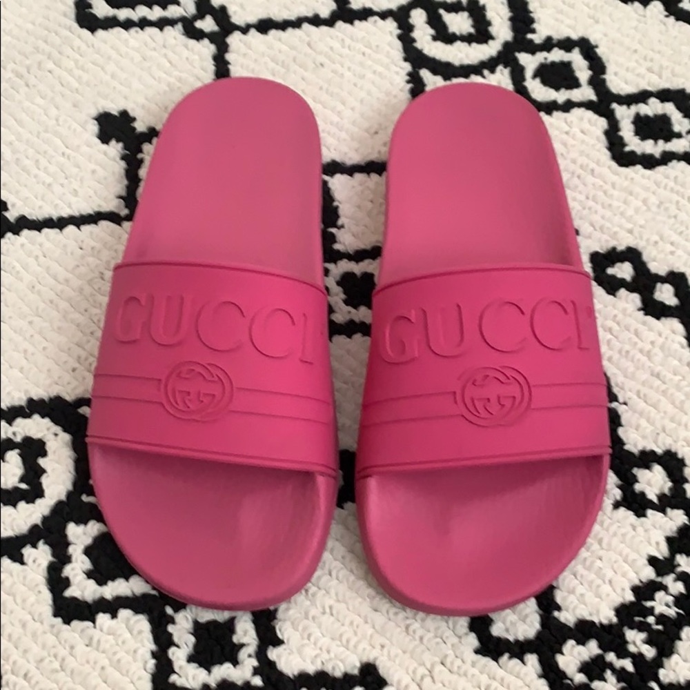 Gucci pink slides
